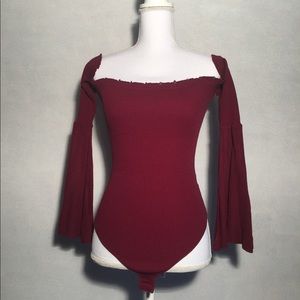 ❤️FINAL SALE❤️elastic off shoulder bodysuit❤️